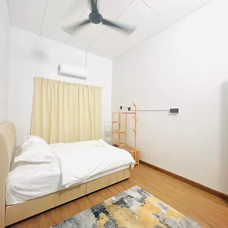 Corner House - Three Bedroom Quayside Rimbayu Kg Lombong Jalan Kebun Puchong Shah Alam Exterior photo
